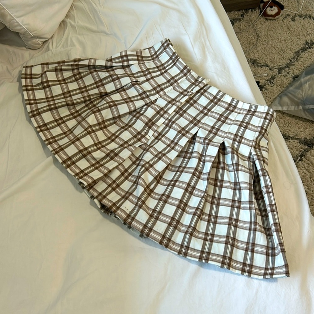Pleated skirt